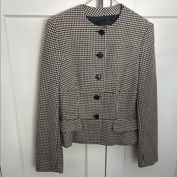Classic Giorgio Armani Black and White Houndstooth Women's Jacket